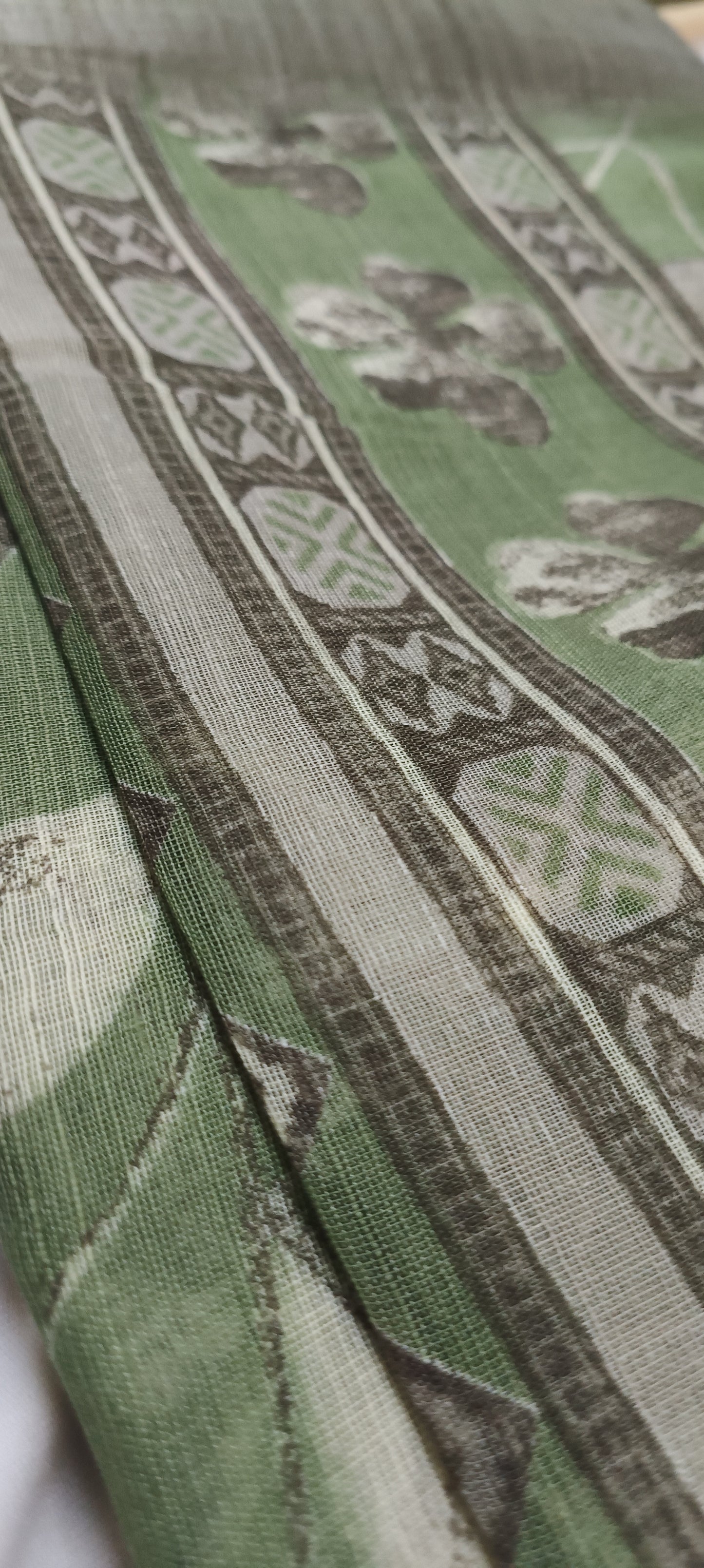 Vanashree Linen Saree with Sepia Floral Print