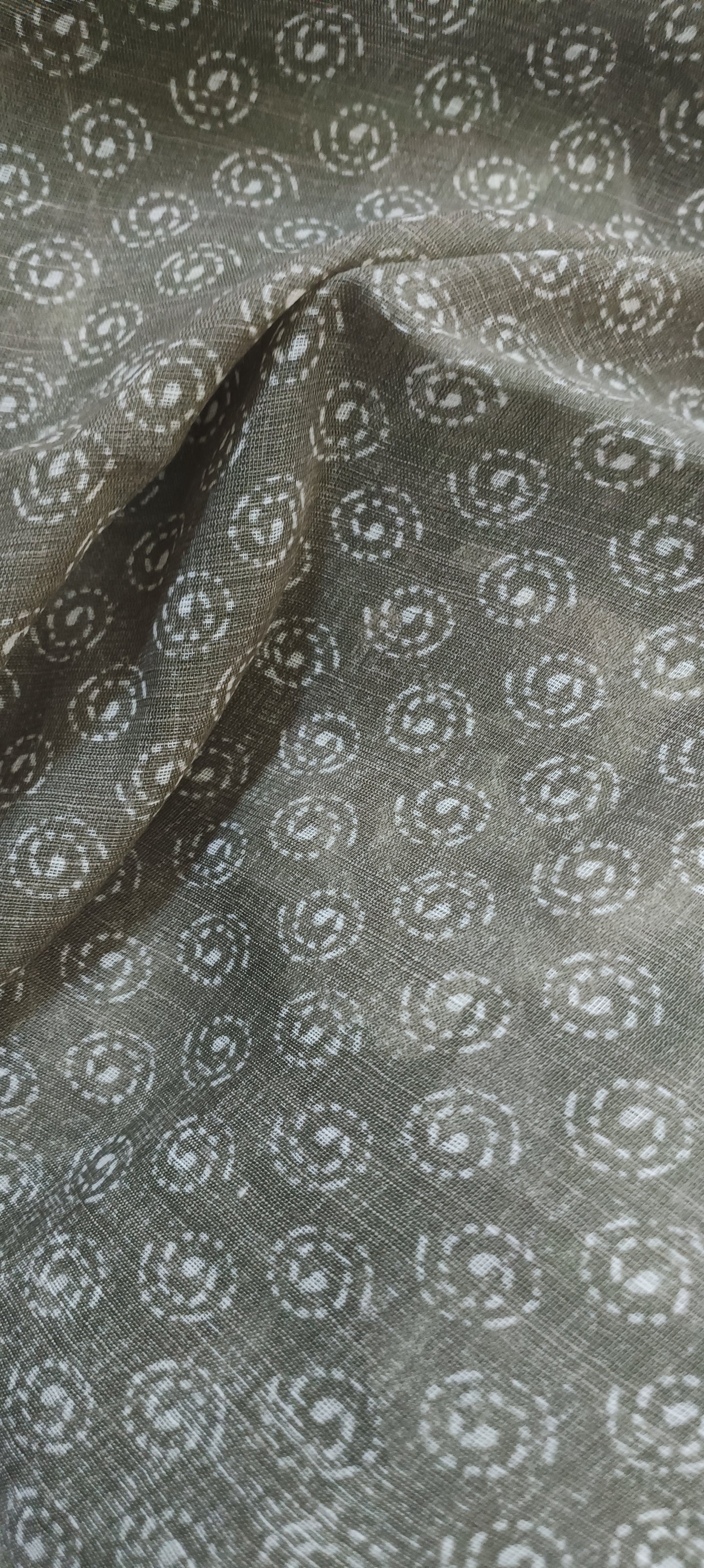 Vanashree Linen Saree with Sepia Floral Print