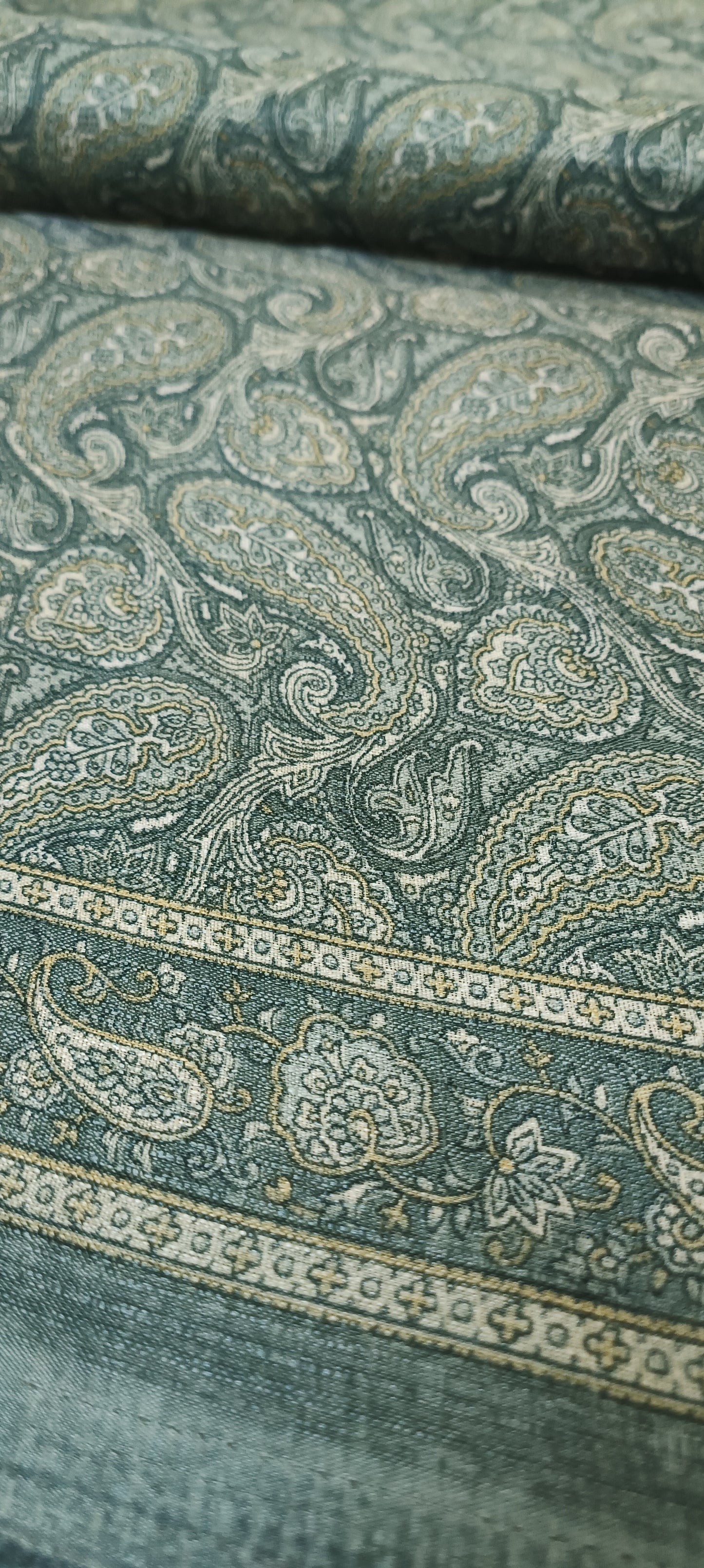 Moss Royal Paisley Print Saree