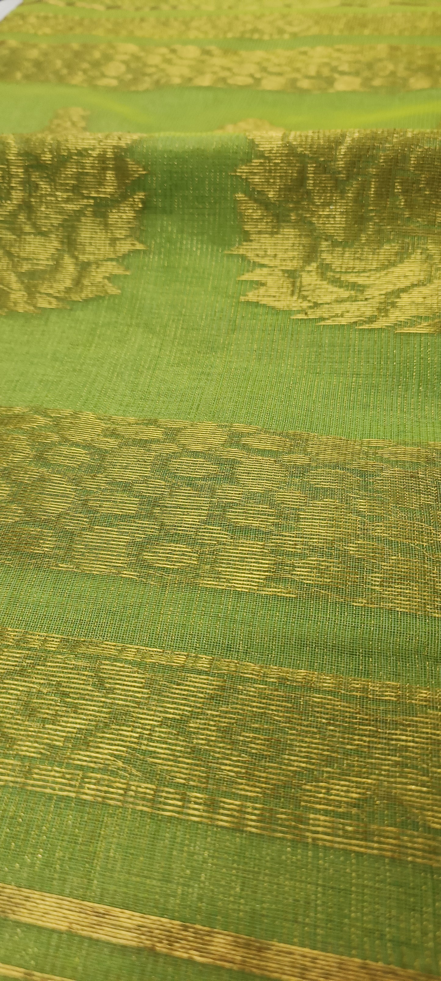 Aamrekha Tissue Muslin Saree