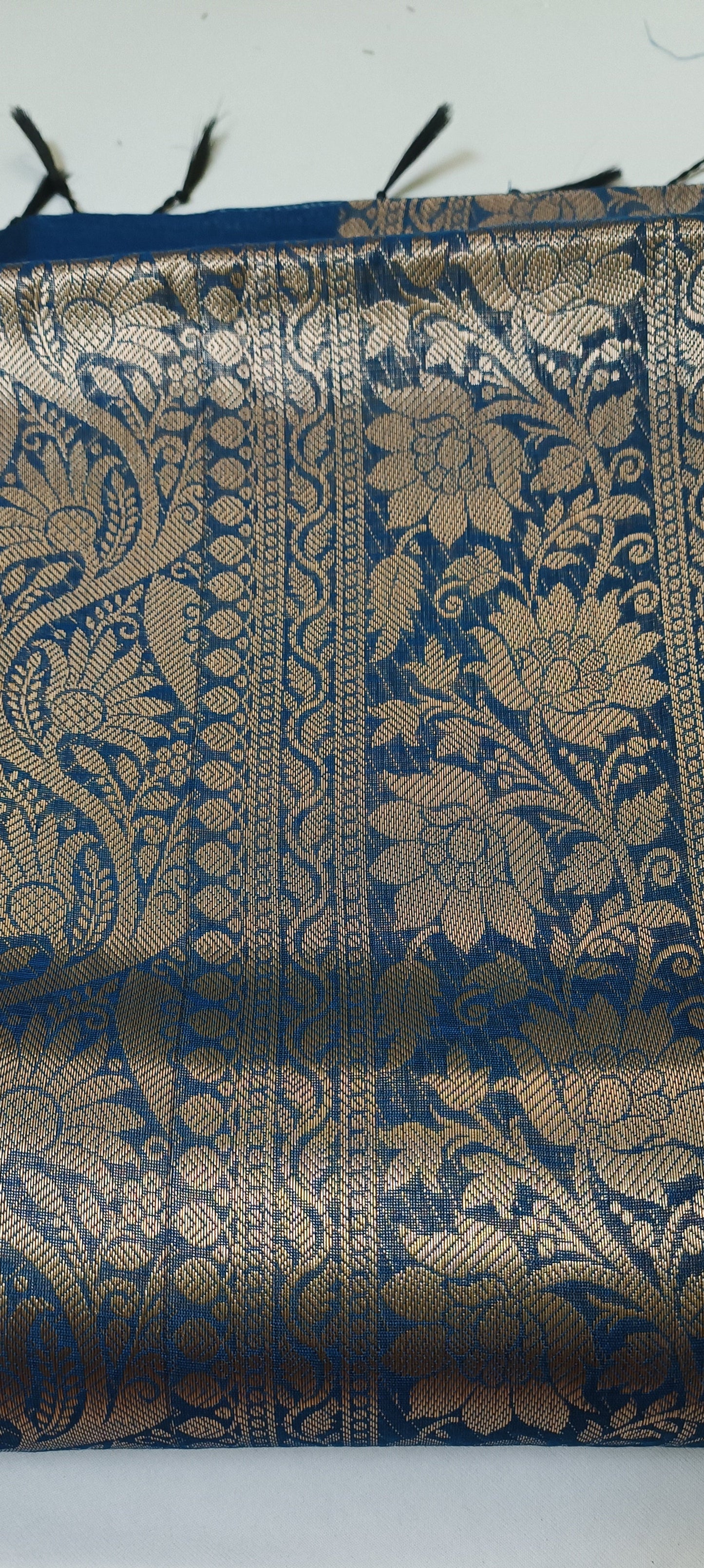 Neelratna Bishnupuri Linen- Silk-Cotton Saree