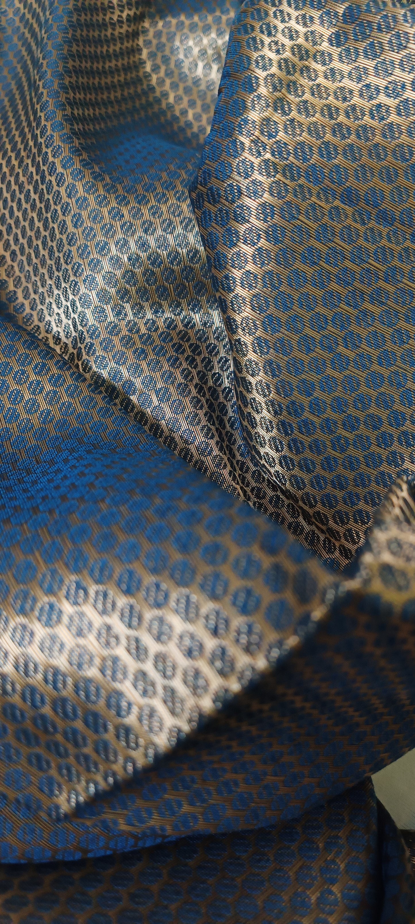 Neelratna Bishnupuri Linen- Silk-Cotton Saree