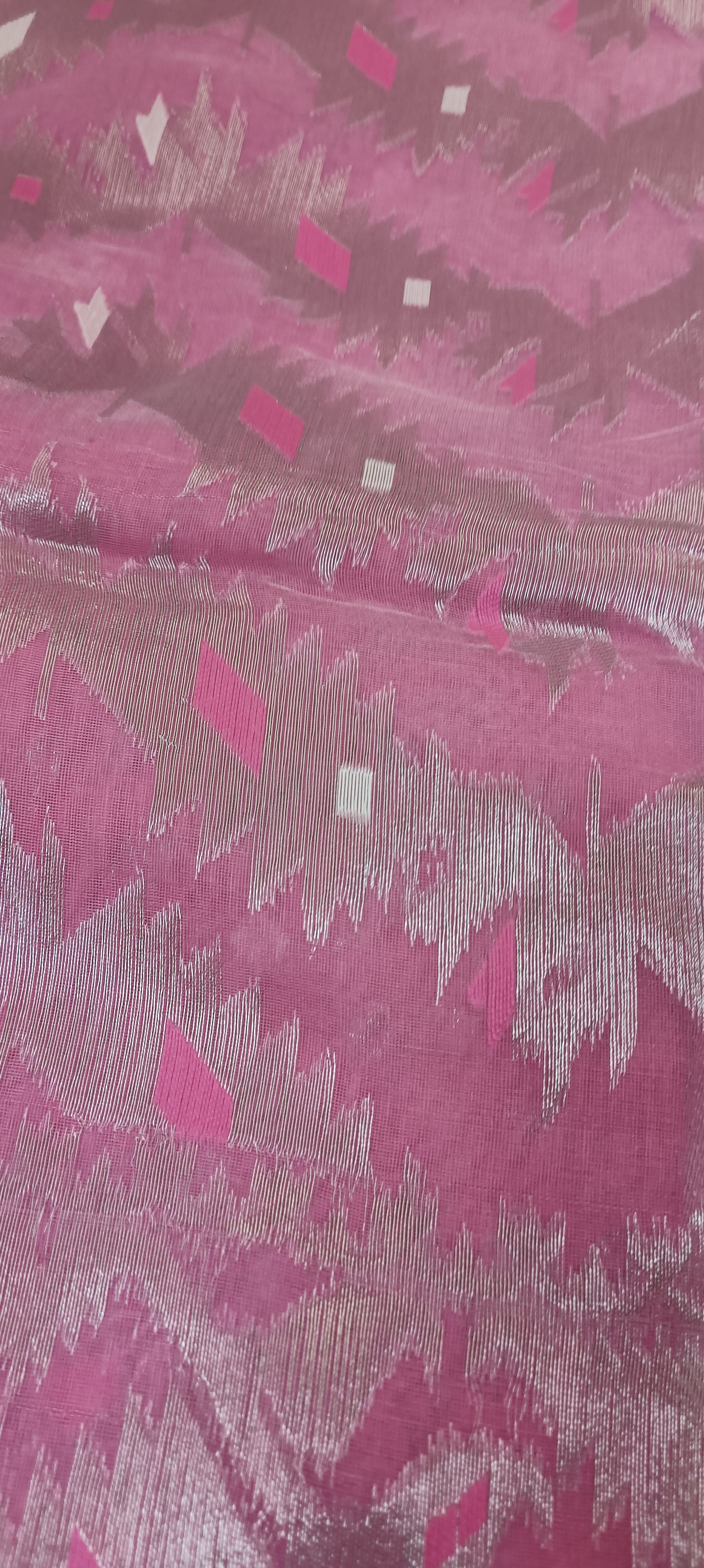Gulchhadi Veil Dhakai Taant Saree
