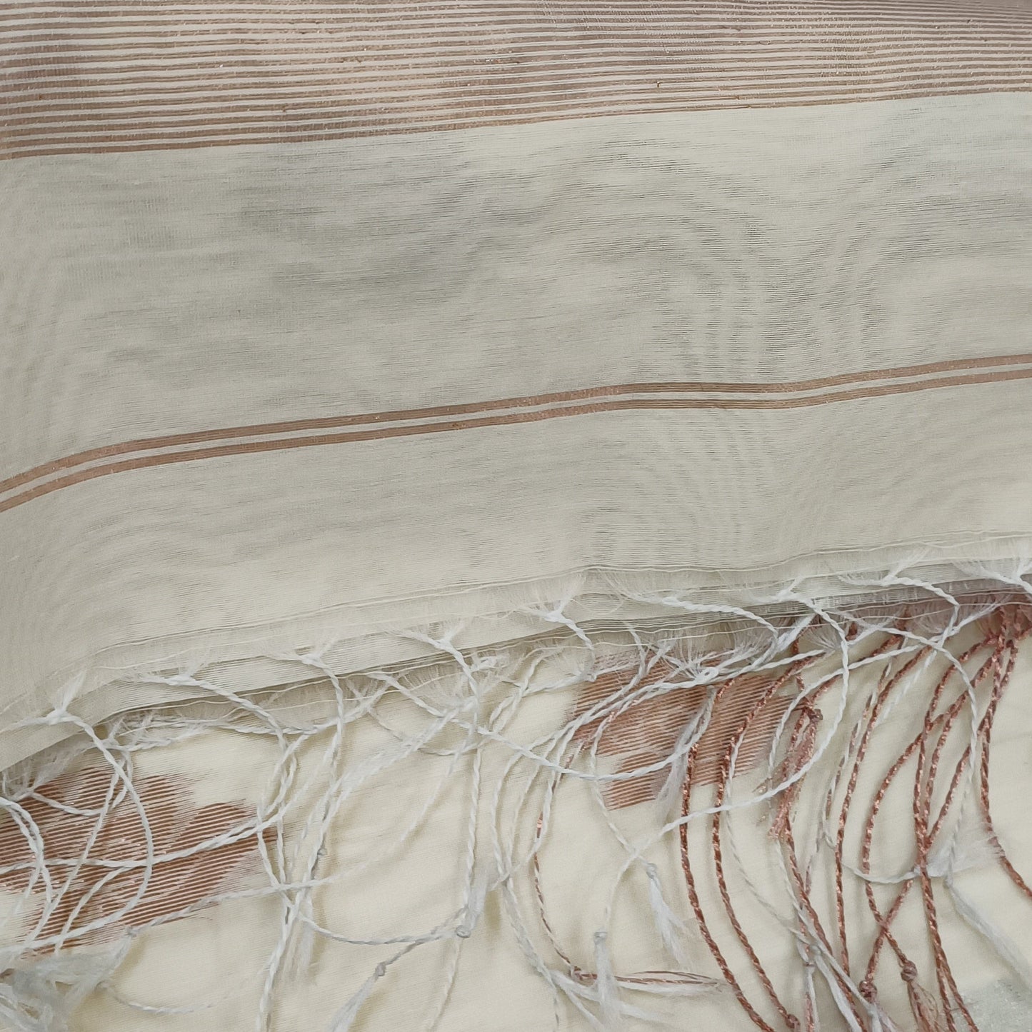 CHANDRAPUSHPO – Cream Jamdani Cotton Saree