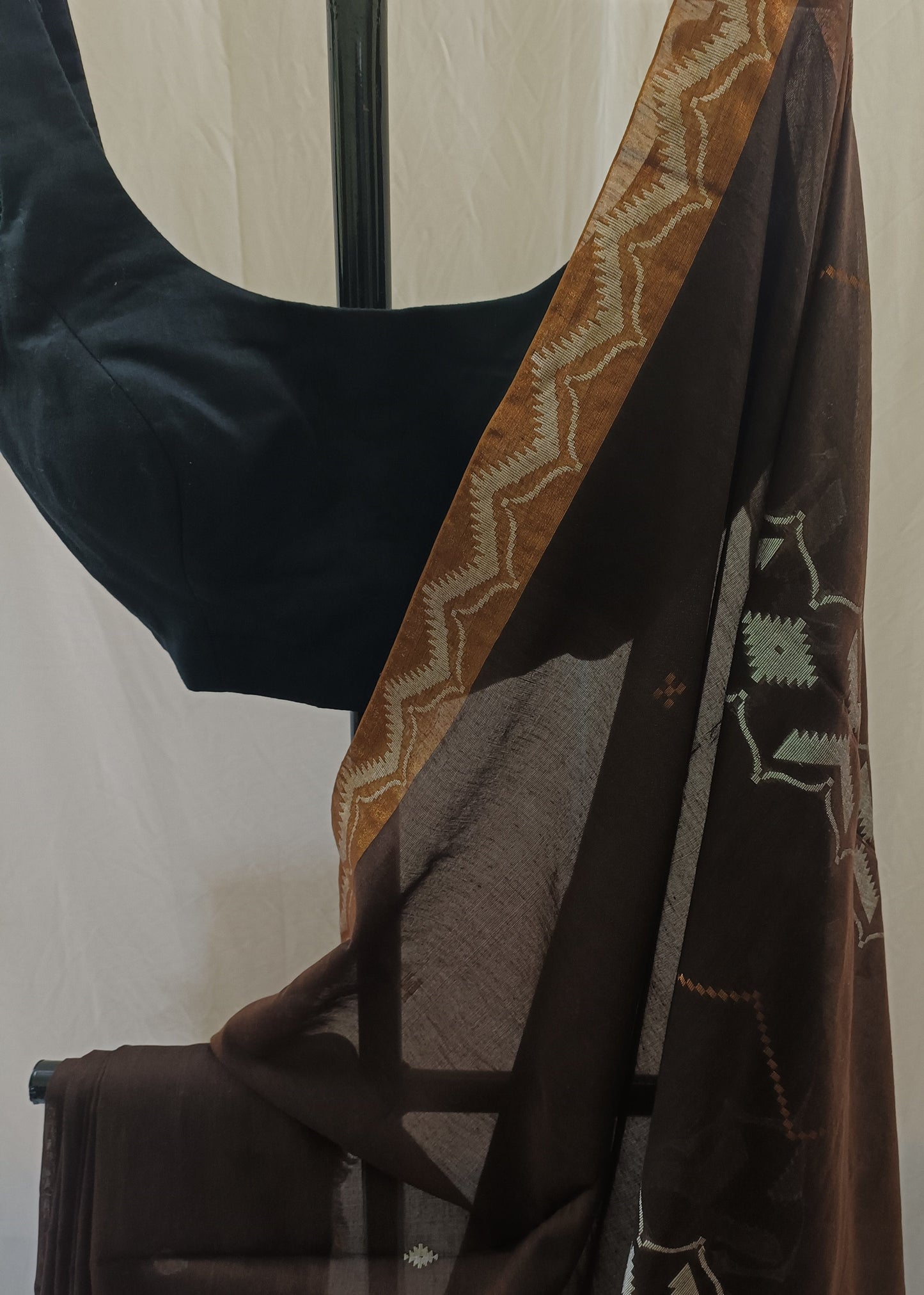 Kaashvi Espresso Linen Saree