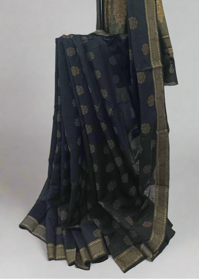 Kaalratri Gold Pure Silk Saree