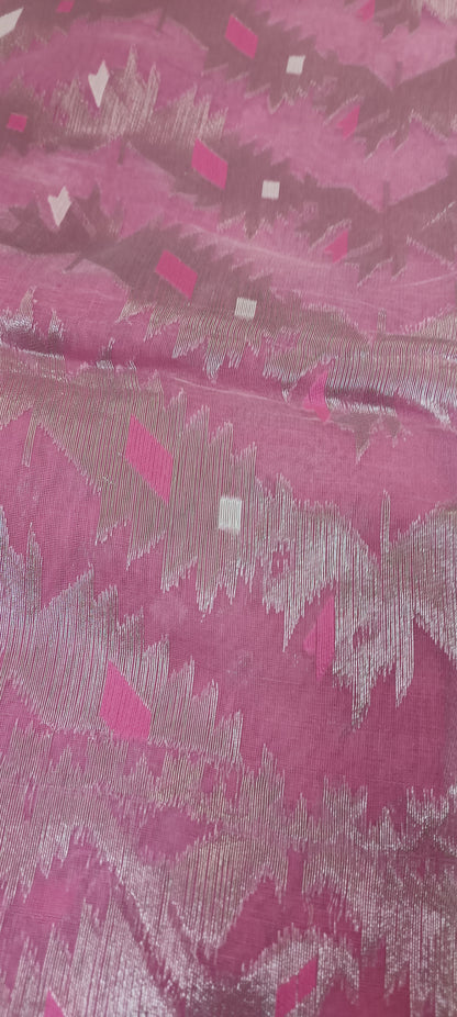 Gulchhadi Veil Dhakai Taant Saree