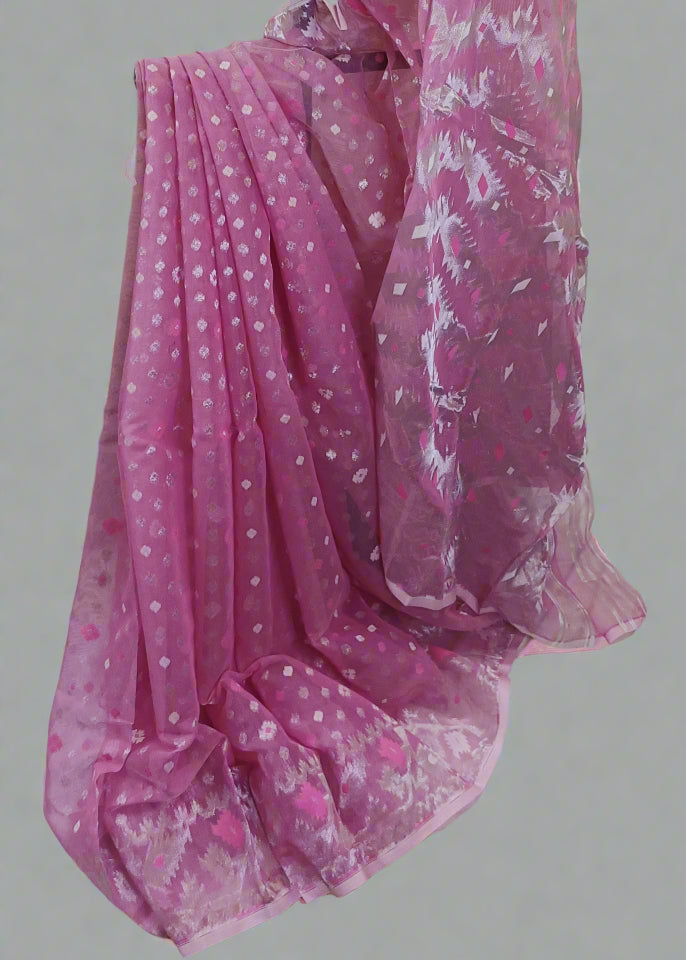 Gulchhadi Veil Dhakai Taant Saree