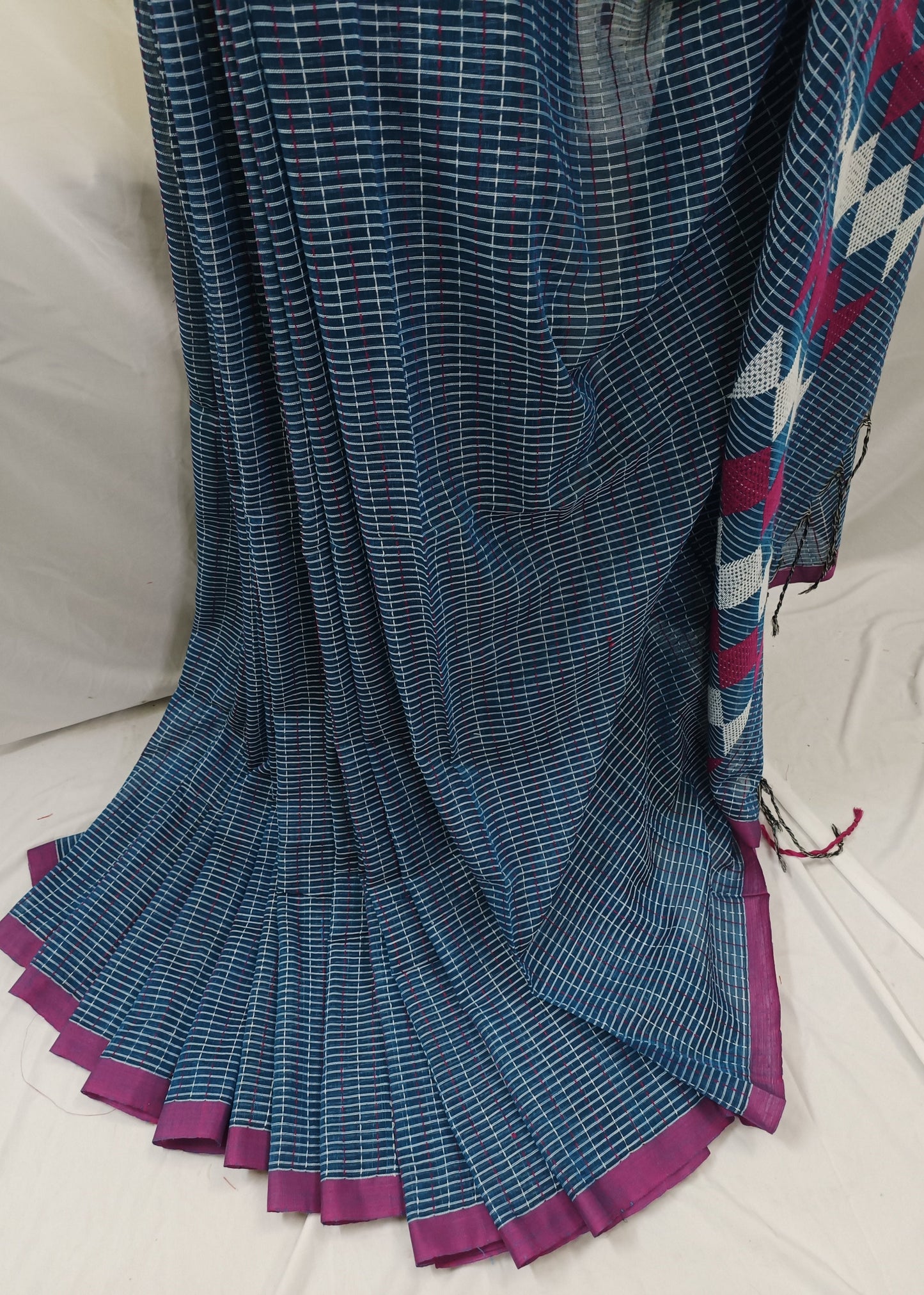 Neel Rekha Kantha Stitch Cotton Saree