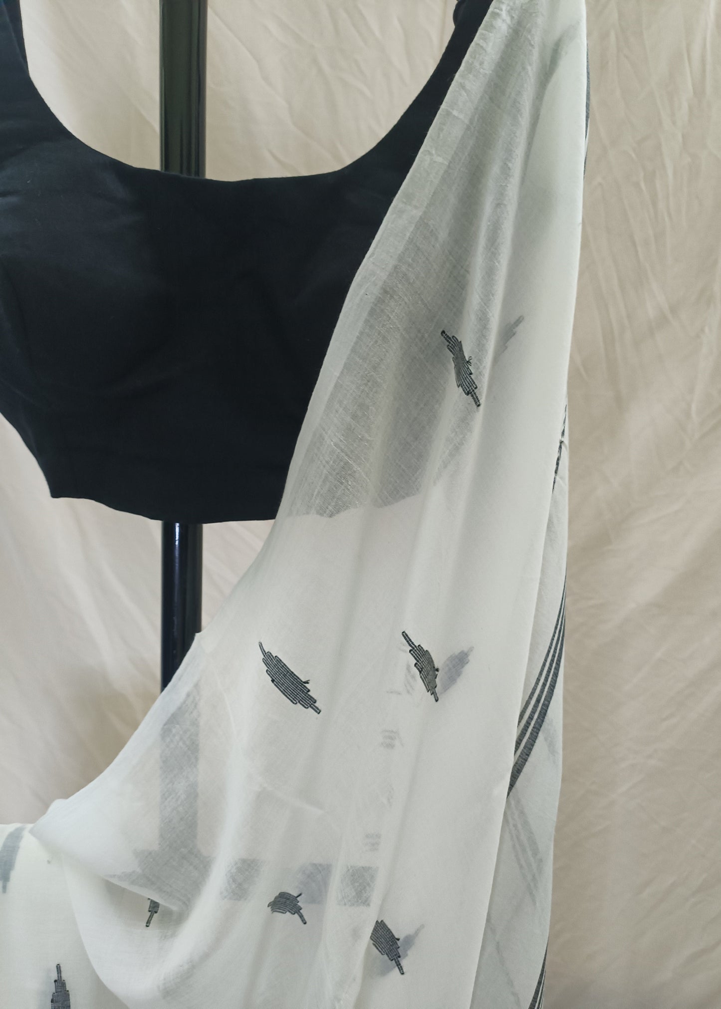 Aabha White Cotton Saree