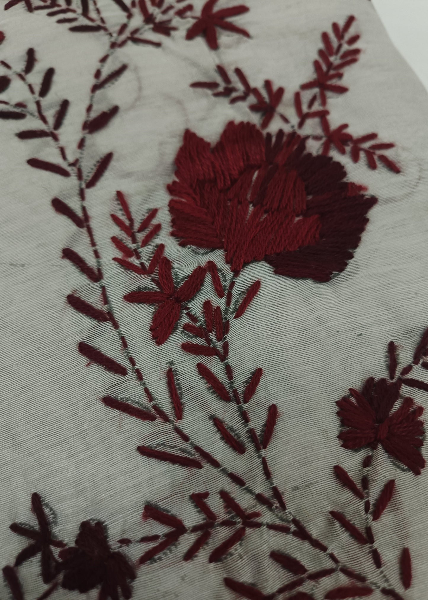 Mrinalini Ivory Threadwork Cotton Saree