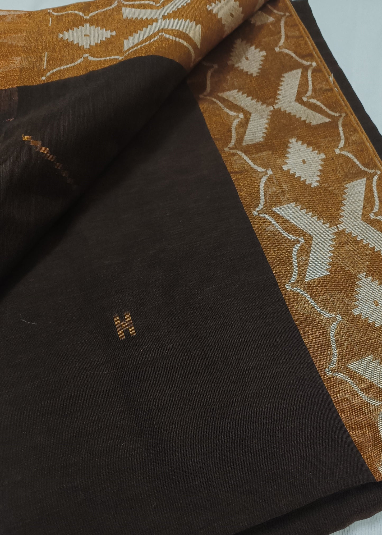Kaashvi Espresso Linen Saree