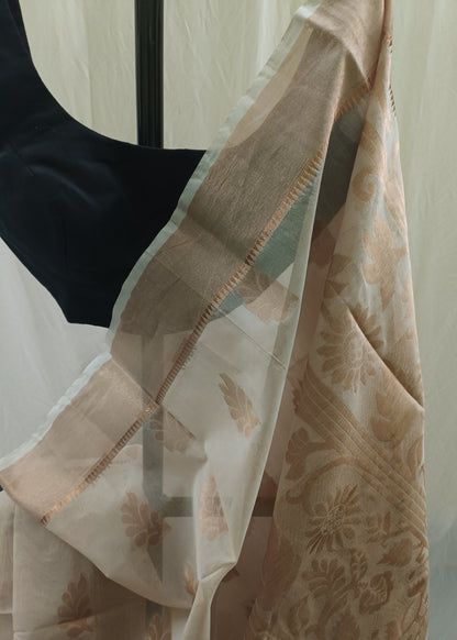 Aarini Blush Beige Linen Saree