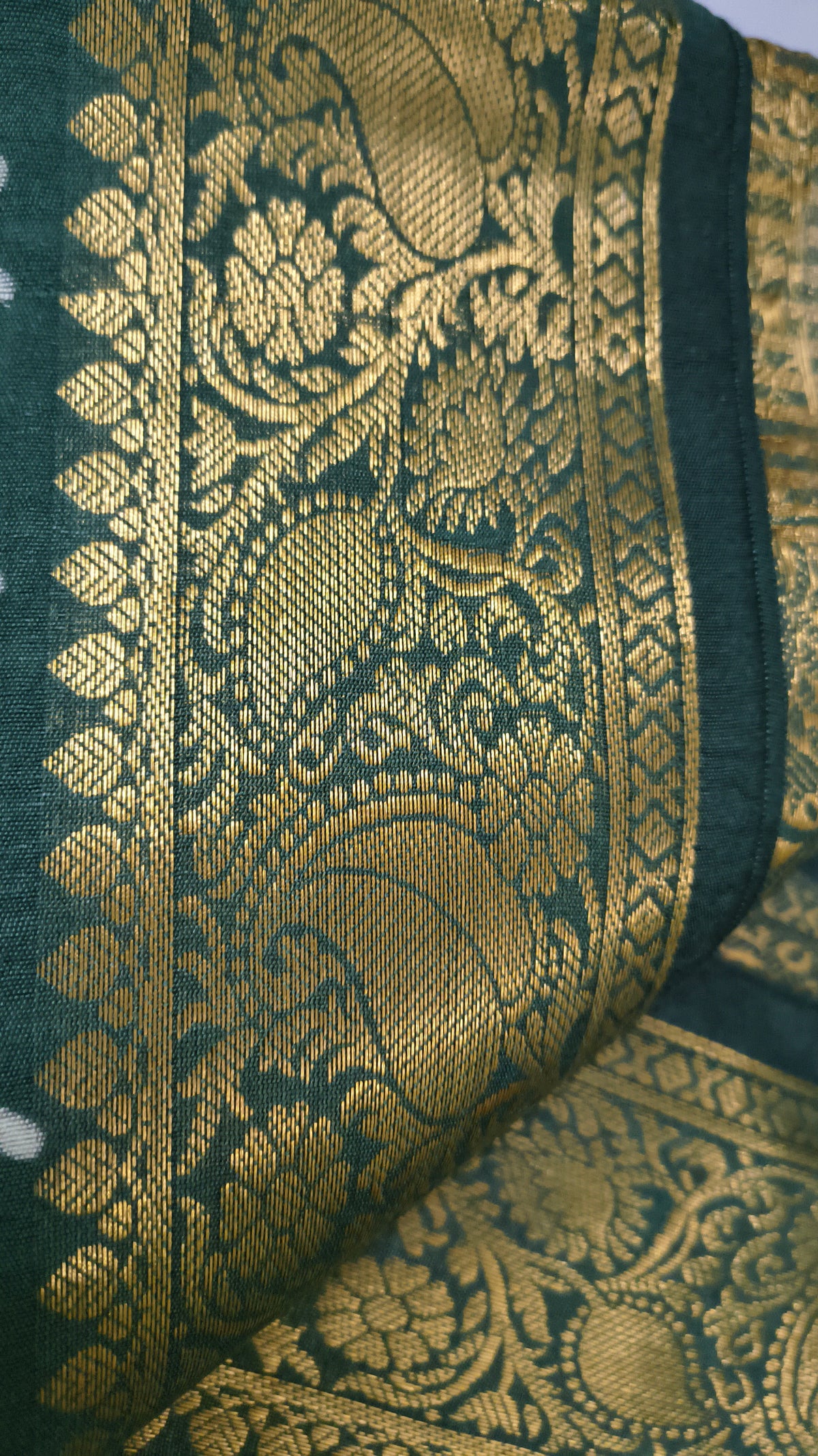Vanya Tissue Linen Saree